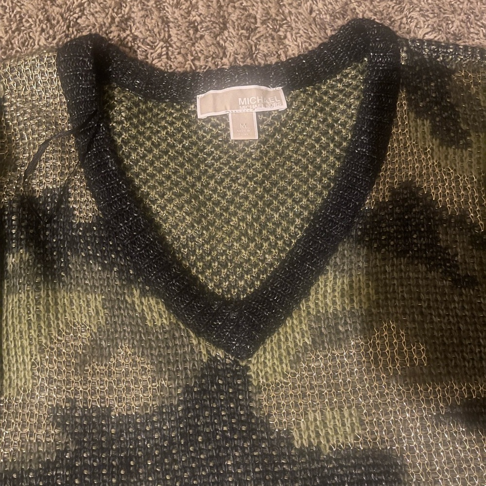 MK sweater in a an excellent condition.